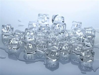 Сухий лід проти звичайного льоду: яка різниця?